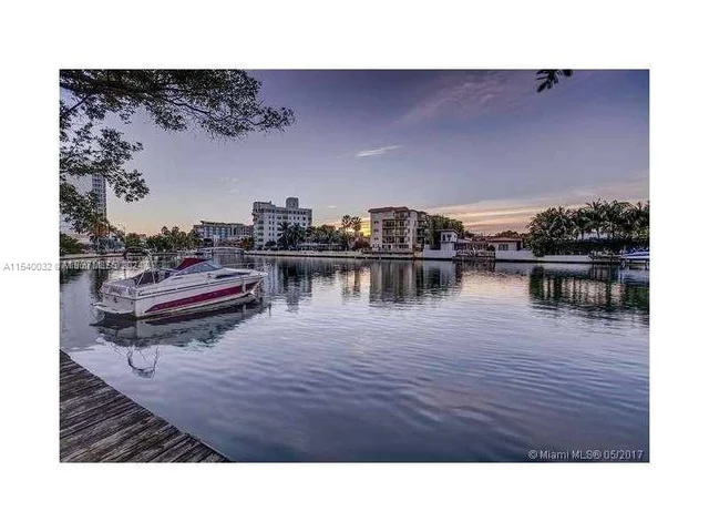 2555 Collins Ave # 809, Miami Beach FL 33140