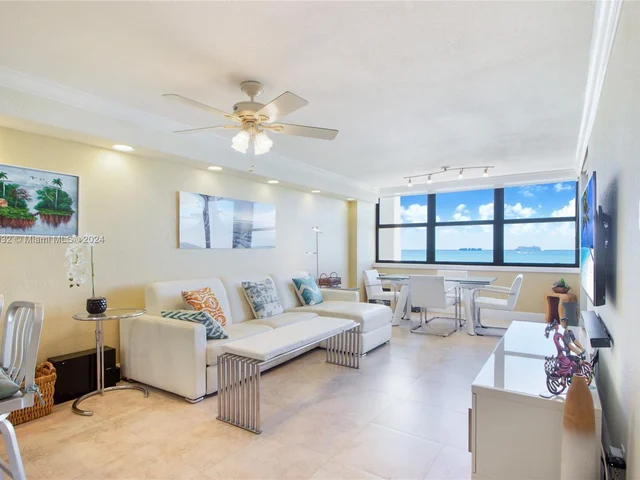 2555 Collins Ave # 809, Miami Beach FL 33140
