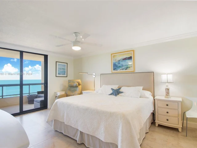 2555 Collins Ave # 809, Miami Beach FL 33140