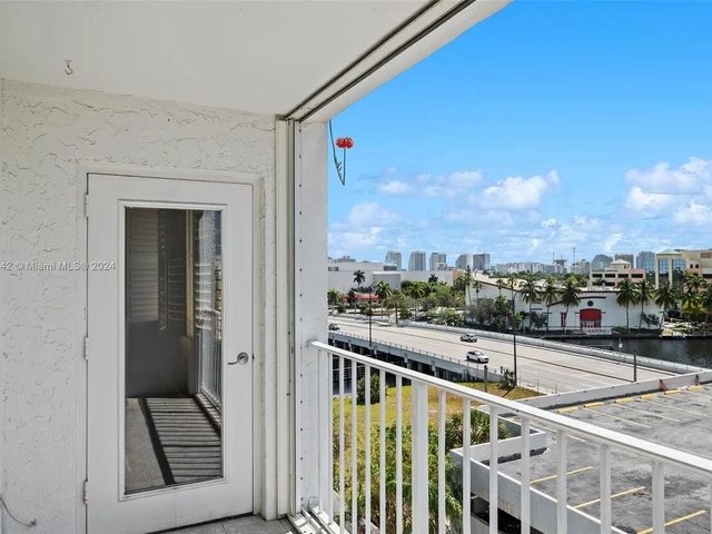 1160 N Federal Hwy # 718, Fort Lauderdale FL 33304