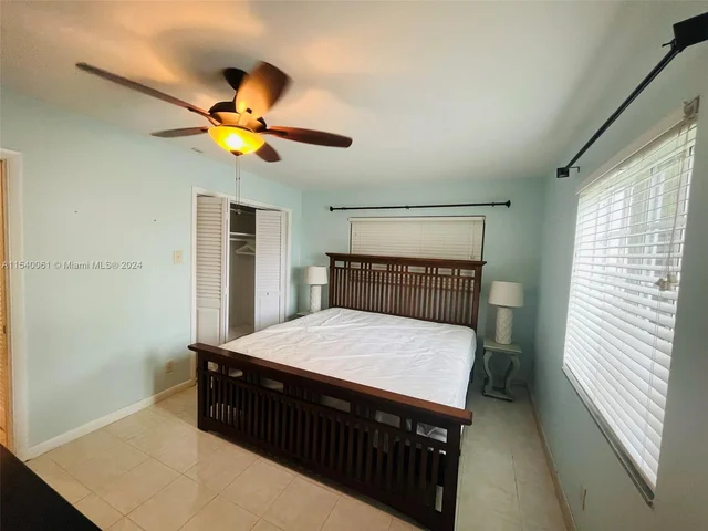 1150 Atlantic Shores Blvd # 501, Hallandale Beach FL 33009