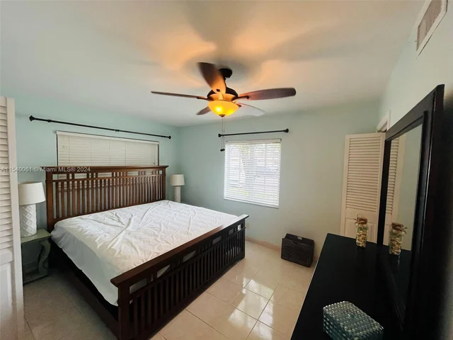 1150 Atlantic Shores Blvd # 501, Hallandale Beach FL 33009