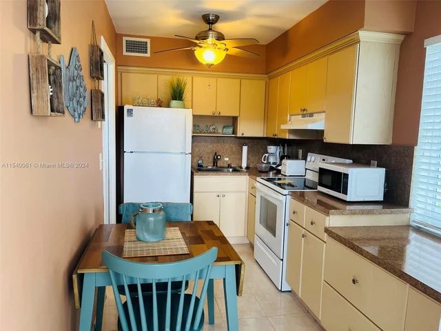 1150 Atlantic Shores Blvd # 501, Hallandale Beach FL 33009