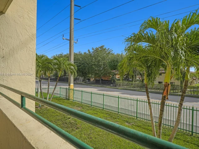 8321 NW 7th St # 212, Miami FL 33126