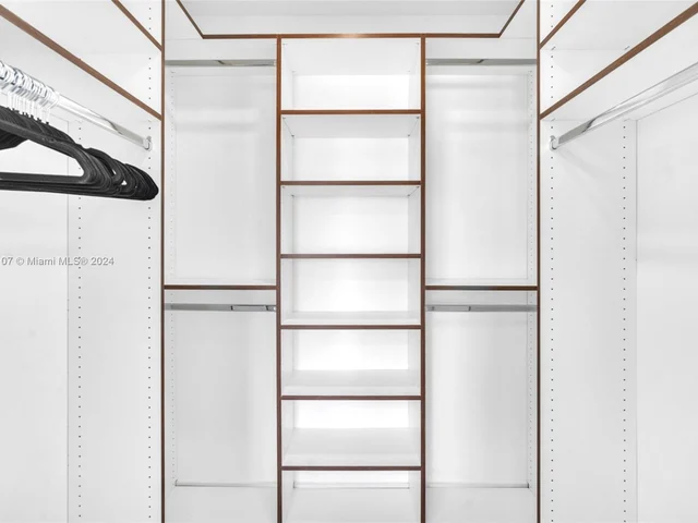 2651 NE 212th Ter # 307, Aventura FL 33180