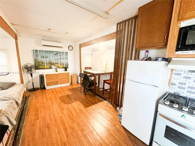 713 SW 7th St, Dania Beach FL 33004