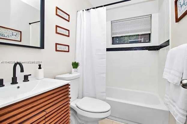 2406 N 28th Ave, Hollywood FL 33020