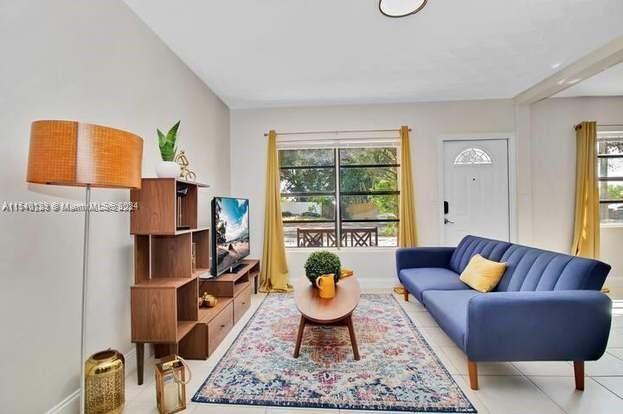 2406 N 28th Ave, Hollywood FL 33020