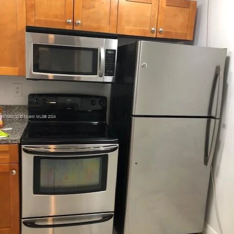 498 NW 165th St Rd # 304, Miami FL 33169