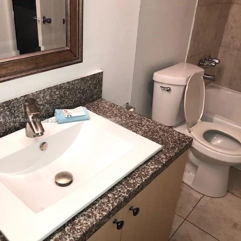 498 NW 165th St Rd # 304, Miami FL 33169