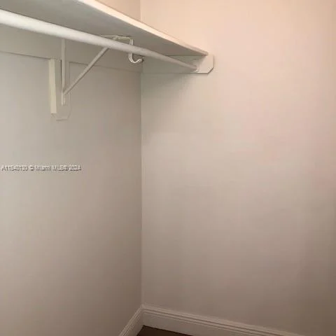 498 NW 165th St Rd # 304, Miami FL 33169