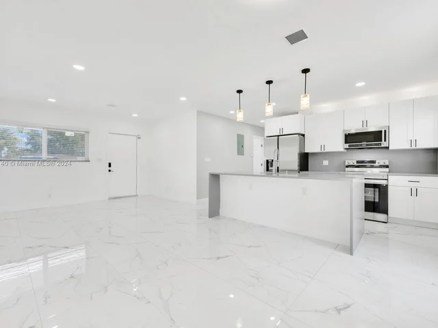 1333 NW 9th Ave, Fort Lauderdale FL 33311