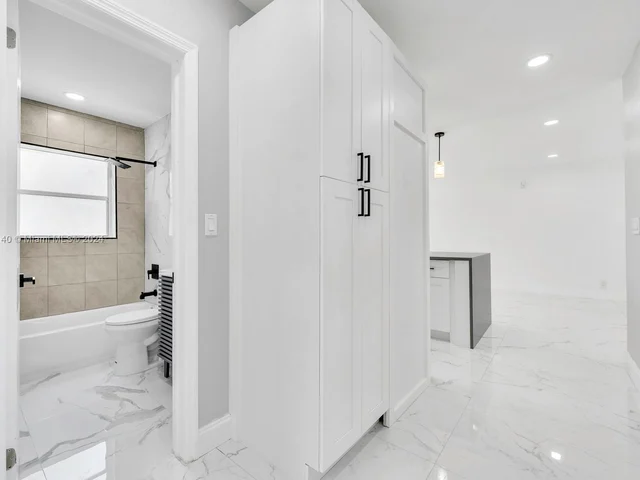 1333 NW 9th Ave, Fort Lauderdale FL 33311