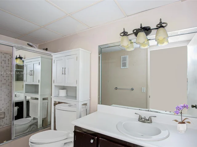 9626 W Mcnab Rd # 206, Tamarac FL 33321