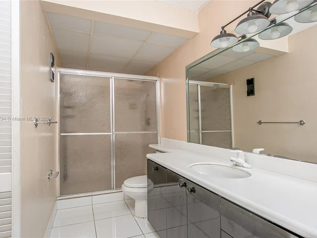 9626 W Mcnab Rd # 206, Tamarac FL 33321