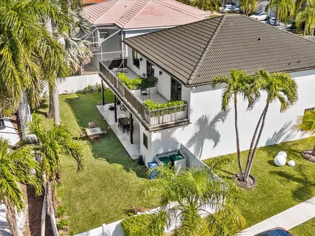 2382 SW 180th Ave, Miramar FL 33029