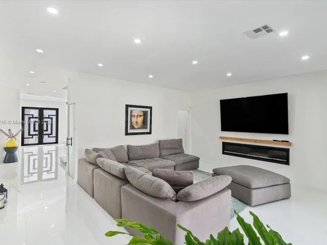 2382 SW 180th Ave, Miramar FL 33029