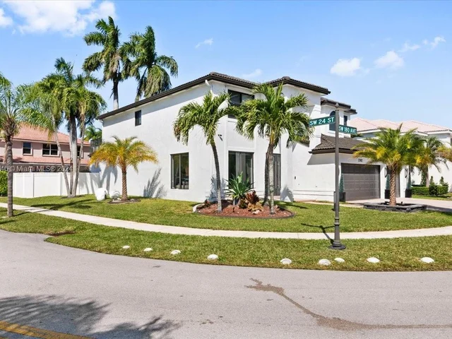 2382 SW 180th Ave, Miramar FL 33029