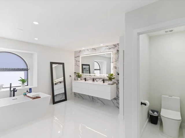 2382 SW 180th Ave, Miramar FL 33029