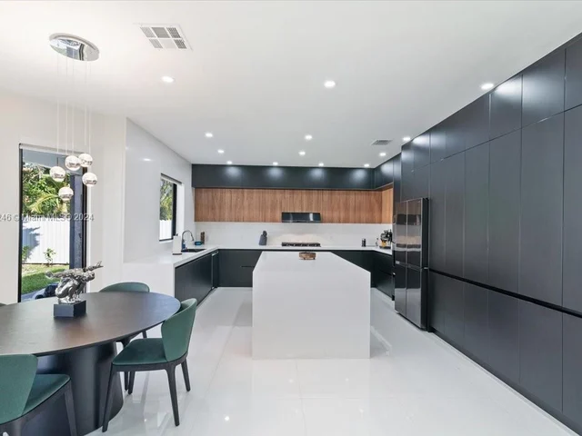 2382 SW 180th Ave, Miramar FL 33029