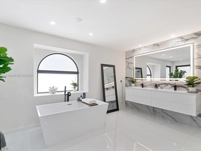 2382 SW 180th Ave, Miramar FL 33029