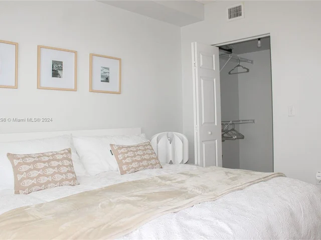 17100 N Bay Rd # 1316, Sunny Isles Beach FL 33160