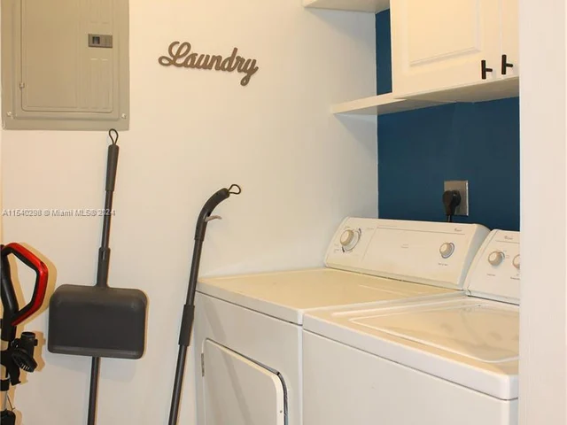 17100 N Bay Rd # 1316, Sunny Isles Beach FL 33160