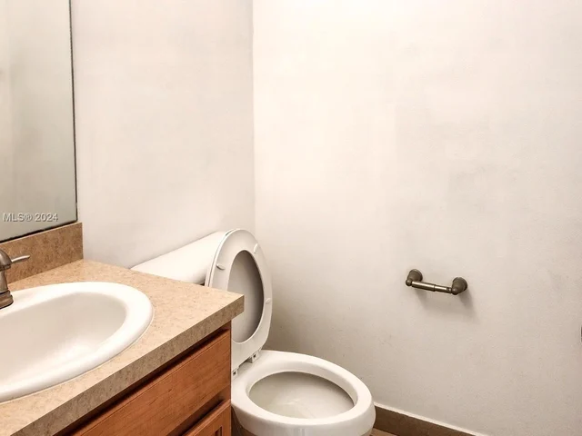 470 NE 194th Ter # 470, Miami FL 33179