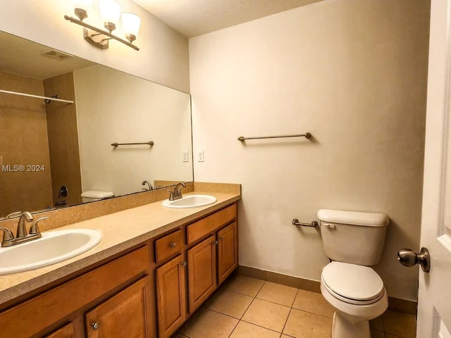 470 NE 194th Ter # 470, Miami FL 33179