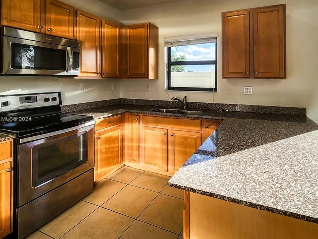 470 NE 194th Ter # 470, Miami FL 33179