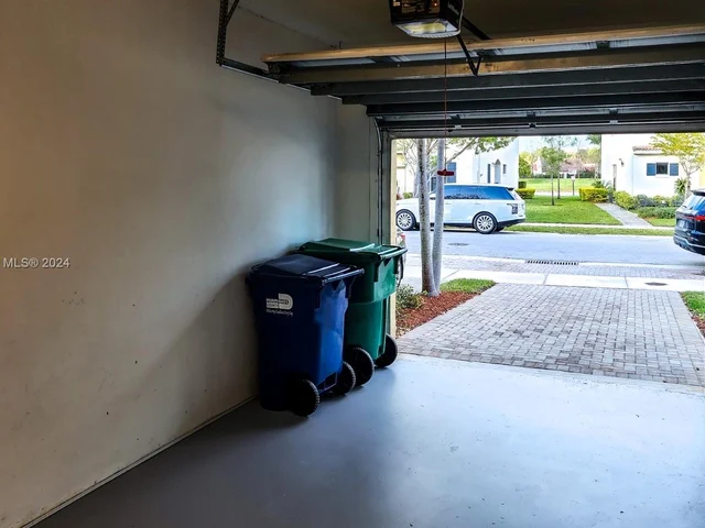 470 NE 194th Ter # 470, Miami FL 33179