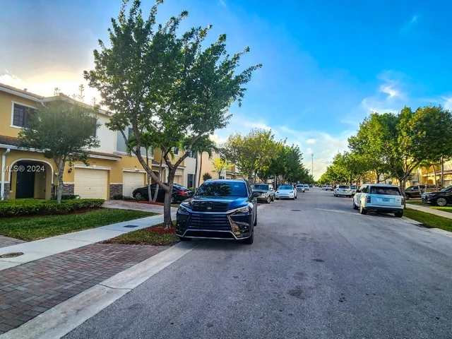 470 NE 194th Ter # 470, Miami FL 33179