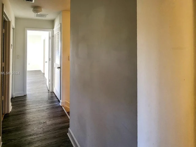 470 NE 194th Ter # 470, Miami FL 33179