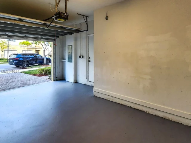 470 NE 194th Ter # 470, Miami FL 33179