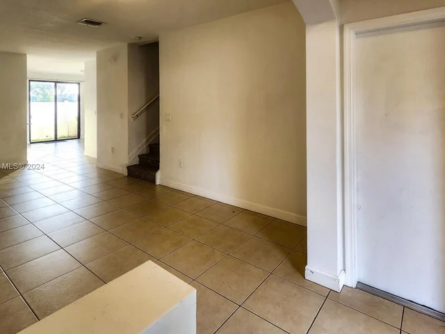 470 NE 194th Ter # 470, Miami FL 33179