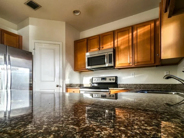 470 NE 194th Ter # 470, Miami FL 33179