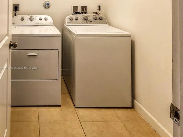 470 NE 194th Ter # 470, Miami FL 33179