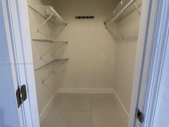 1715 NE 38th St # 0, Oakland Park FL 33334