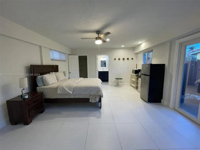 1715 NE 38th St # 0, Oakland Park FL 33334