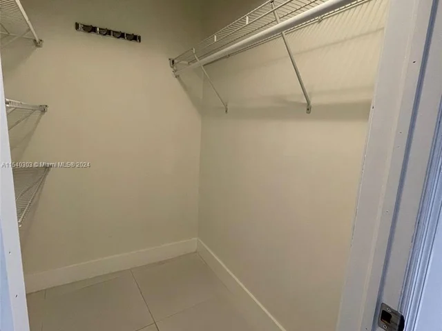 1715 NE 38th St # 0, Oakland Park FL 33334