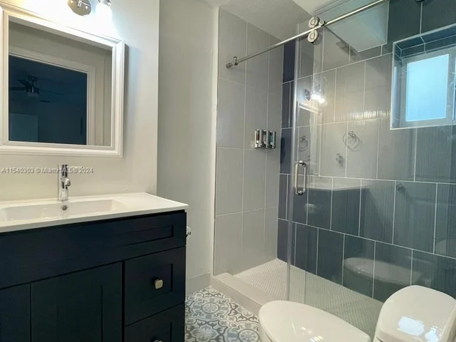 1715 NE 38th St # 0, Oakland Park FL 33334