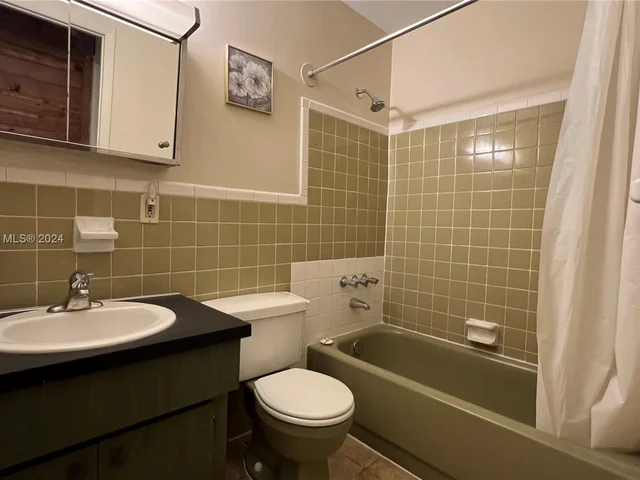 2400 SW 42nd Ave # 1, Fort Lauderdale FL 33317