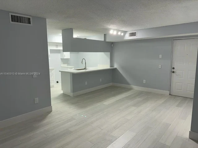 440 S Park Rd # 207, Hollywood FL 33021