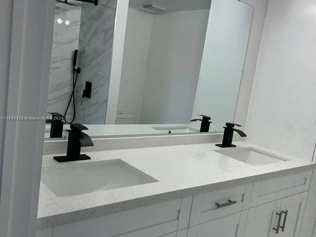 440 S Park Rd # 207, Hollywood FL 33021