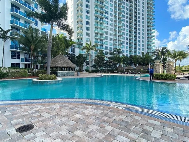 2641 N Flamingo Rd # 1807N, Sunrise FL 33323