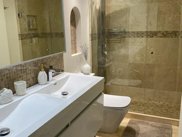 3161 S Ocean Dr # 208, Hallandale Beach FL 33009