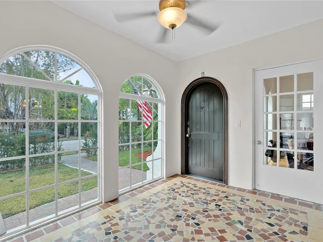 2153 SW 13th St, Miami FL 33145