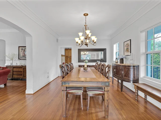 2153 SW 13th St, Miami FL 33145