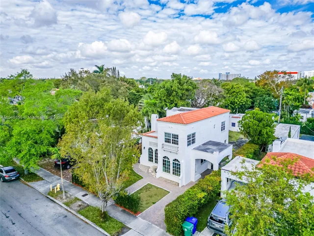 2153 SW 13th St, Miami FL 33145