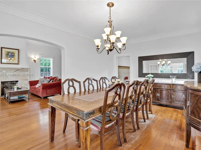 2153 SW 13th St, Miami FL 33145